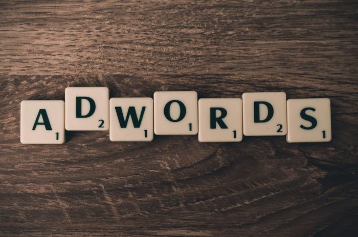 Adwords escrito en scrabble